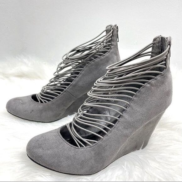 Nine West | strappy suede wedge platform 8.0 gray 4” high. - Picture 1 of 7